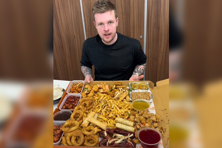 Munch Madness! Mealzo Unveils the World's Largest Chinese Munchy Box!